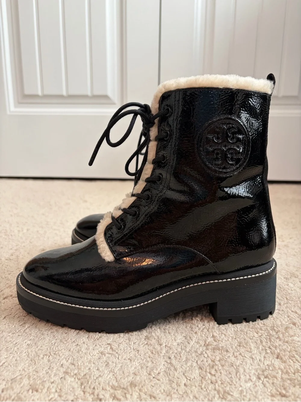 Tory Burch Miller Lug Sole Black Patent Shearling Lined Combat Boots Womens Sz 8